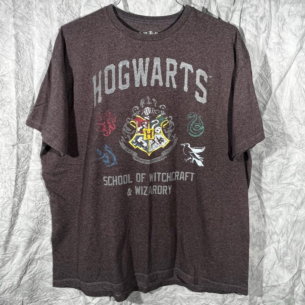 HARRY POTTER Hogwarts School Adult Size (2XL) Short Sleeve Tee
